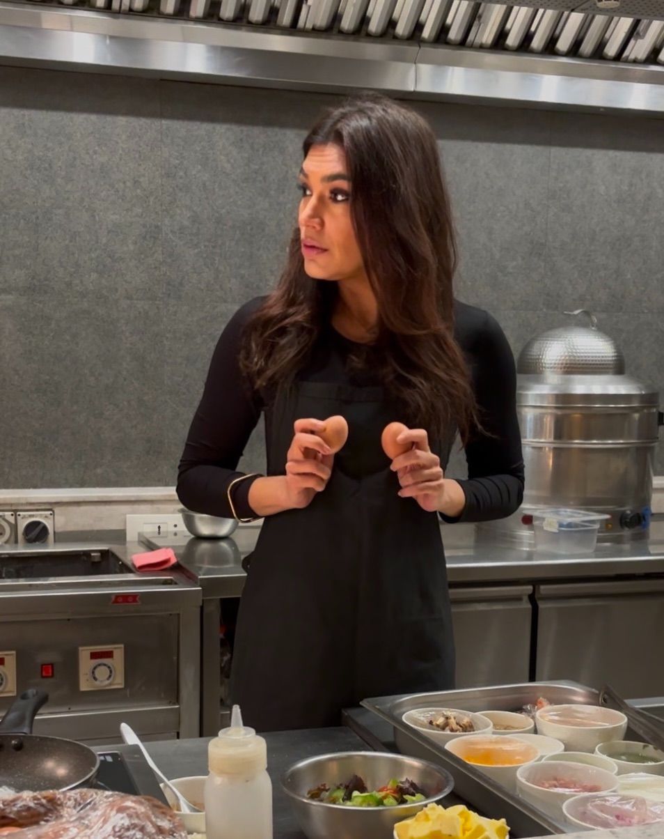 Neelam Daswani leading a nutrition workshop